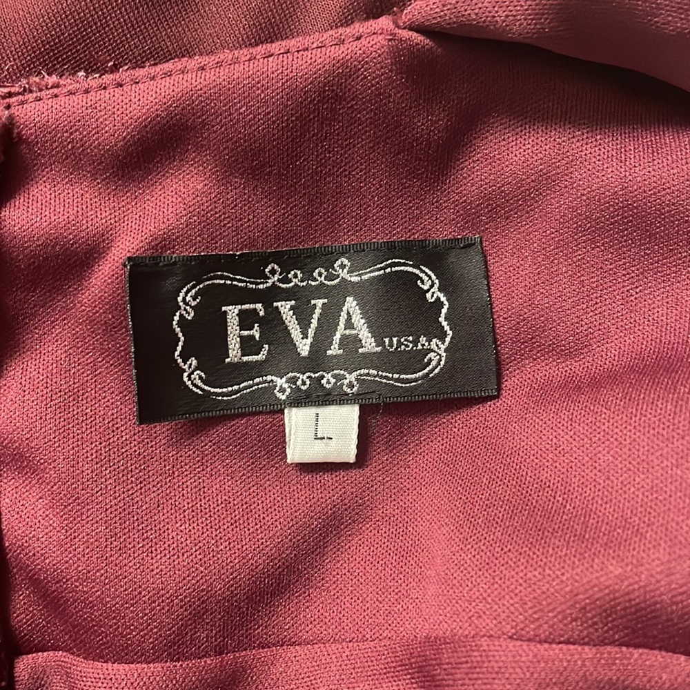 EVA Gown - Picture 16 of 16
